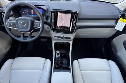 2026 Volvo XC40 Plus