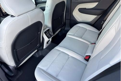 2026 Volvo XC40 Plus