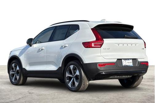 2026 Volvo XC40 Plus
