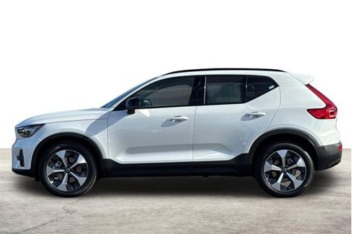 2026 Volvo XC40 Plus