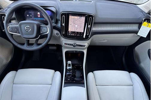 2026 Volvo XC40 Plus