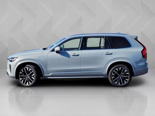2025 Volvo XC90 Plug-In Hybrid Plus