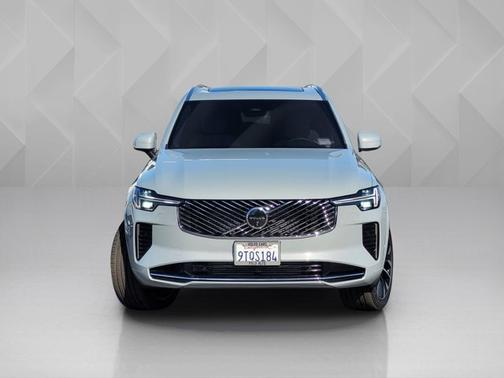 2025 Volvo XC90 Plug-In Hybrid Plus