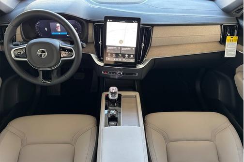 2026 Volvo XC90 Plus