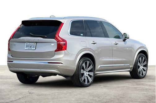 2024 Volvo XC90 Recharge Plug-In Hybrid Ultimate Bright Theme