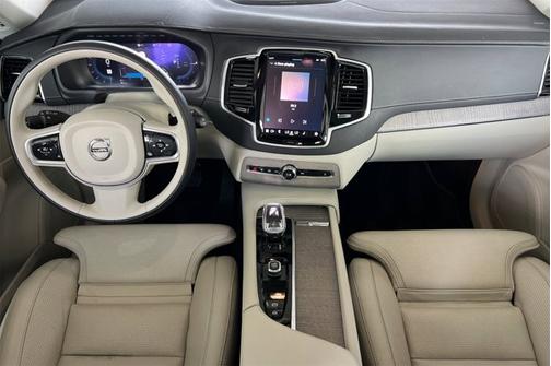 2024 Volvo XC90 Recharge Plug-In Hybrid Ultimate Bright Theme