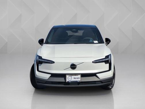 Crystal White 2026 Volvo EX30 Plus