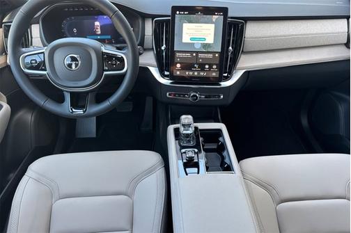 2025 Volvo XC90 Plug-In Hybrid Core