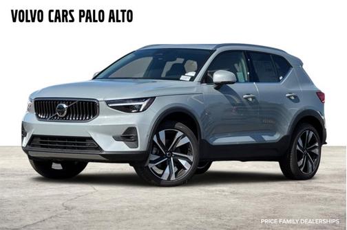 2025 Volvo XC40 Plus Bright Theme