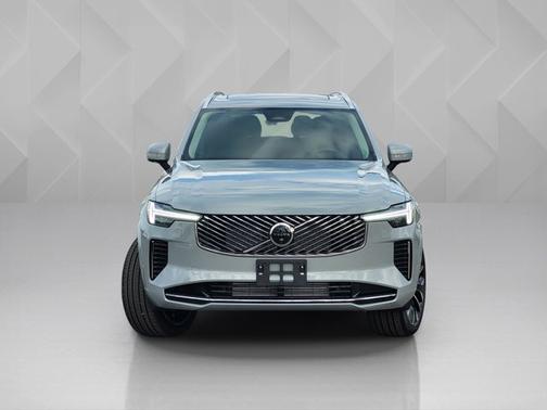 2026 Volvo XC90 Plug-In Hybrid Plus