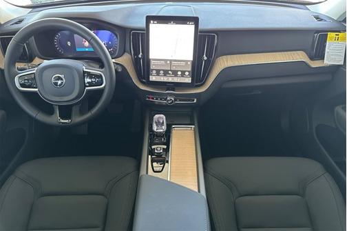 2026 Volvo XC60 Plus