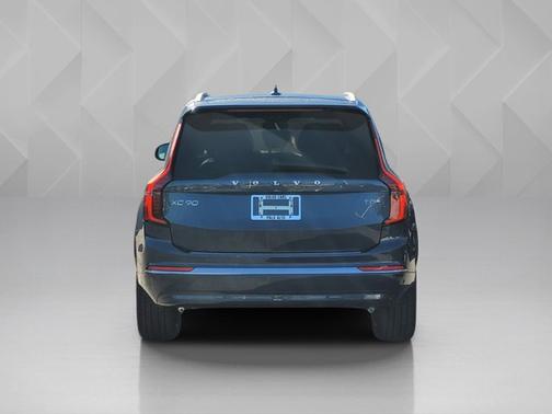 2026 Volvo XC90 Plug-In Hybrid Ultra
