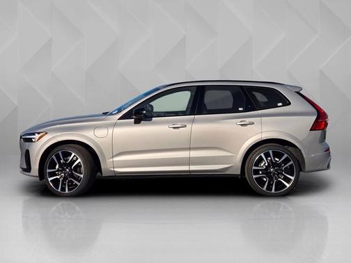 2025 Volvo XC60 Plug-In Hybrid Ultra