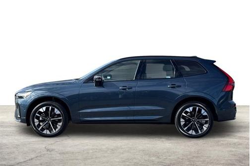 2026 Volvo XC60 Plus