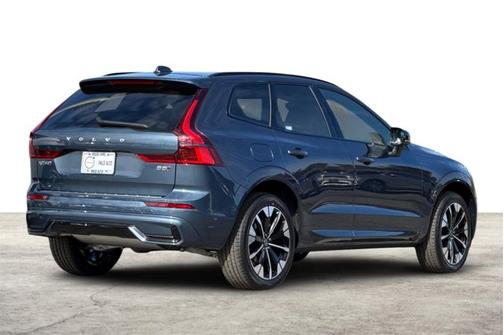 2026 Volvo XC60 Plus