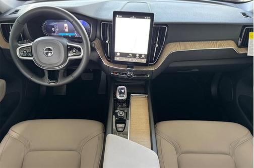 2026 Volvo XC60 Plus
