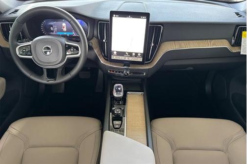 2026 Volvo XC60 Plus