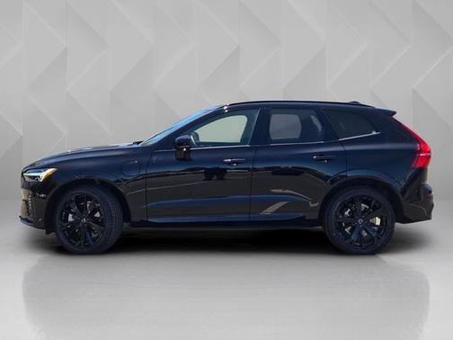 Onyx Black Metallic 2024 Volvo XC60 Recharge Plug-In Hybrid Ultimate Black Edition