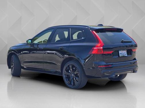 Onyx Black Metallic 2024 Volvo XC60 Recharge Plug-In Hybrid Ultimate Black Edition