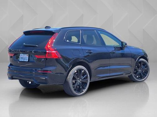 Onyx Black Metallic 2024 Volvo XC60 Recharge Plug-In Hybrid Ultimate Black Edition
