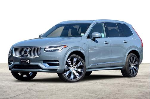 2023 Volvo XC90 Recharge Plug-In Hybrid Core Bright Theme