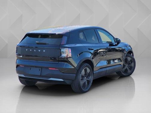 Onyx Black Metallic 2026 Volvo EX30 Cross Country Ultra