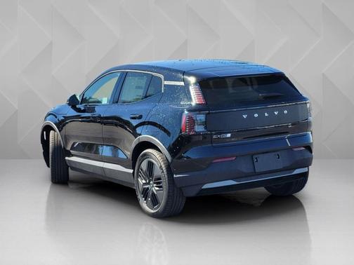 Onyx Black Metallic 2026 Volvo EX30 Cross Country Ultra
