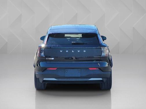 Onyx Black Metallic 2026 Volvo EX30 Cross Country Ultra