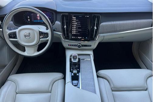 2024 Volvo V90 Cross Country Ultimate