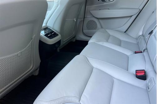 2024 Volvo V90 Cross Country Ultimate