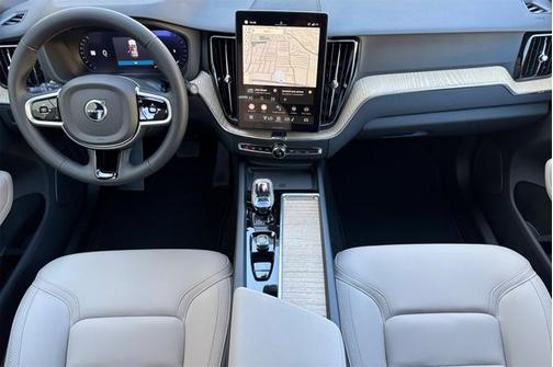 2026 Volvo XC60 Plus