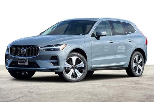 2023 Volvo XC60 Recharge Plug-In Hybrid Plus Bright Theme