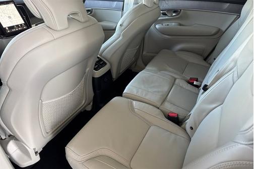 2026 Volvo XC90 Plug-In Hybrid Ultra