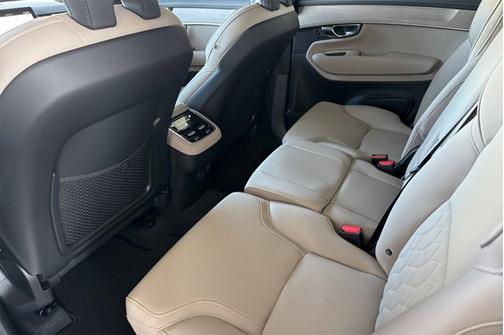 2026 Volvo XC90 Plus