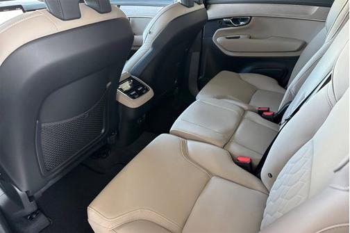 2026 Volvo XC90 Plus