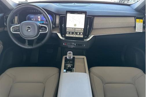 2026 Volvo XC90 Plus