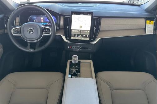 2026 Volvo XC90 Plus