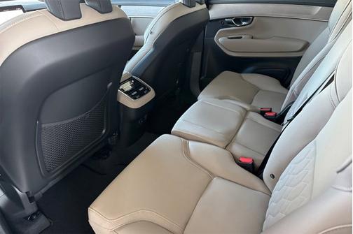 2026 Volvo XC90 Plus