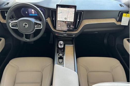 2026 Volvo XC60 Plus