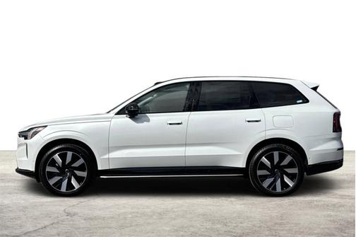 2025 Volvo EX90 Plus