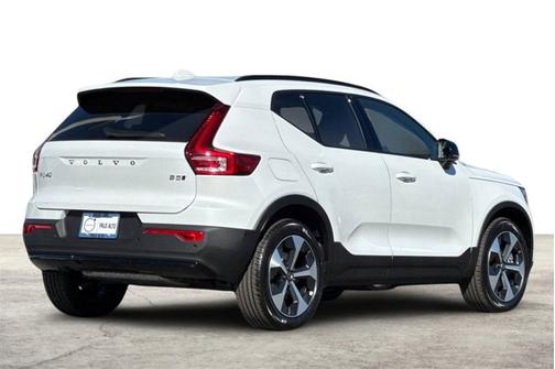 2026 Volvo XC40 Plus