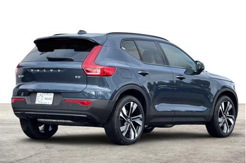 2026 Volvo XC40 Plus