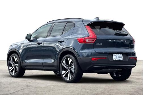 2026 Volvo XC40 Plus