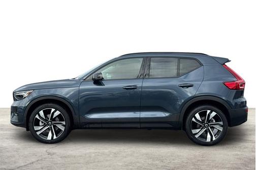 2026 Volvo XC40 Plus