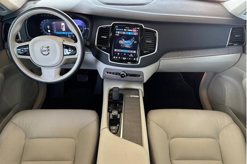 2023 Volvo XC90 Recharge Plug-In Hybrid Plus Bright Theme
