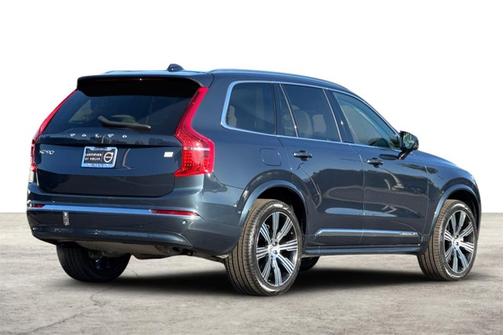 2023 Volvo XC90 Recharge Plug-In Hybrid Plus Bright Theme