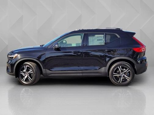 2026 Volvo XC40 Core