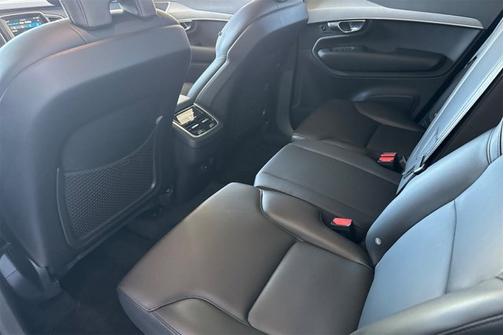 2025 Volvo XC90 Core
