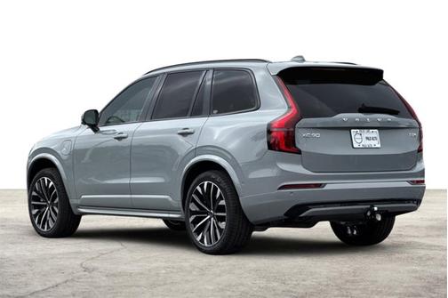 2026 Volvo XC90 Plug-In Hybrid Ultra Dark Theme