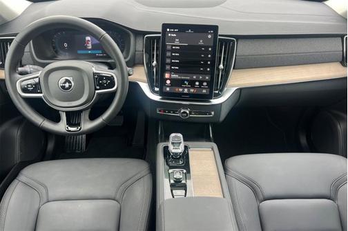 2025 Volvo XC90 Plus